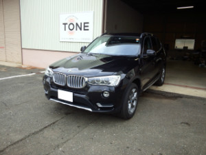 BMW X3　フロントスピーカー交換　フォーカル　ミラー裏パネル加工